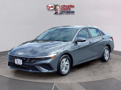 New 2026 Hyundai Elantra SE