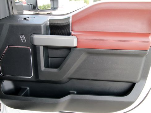 Used 2019 Ford F250 Platinum w/ Platinum Ultimate Package image 39