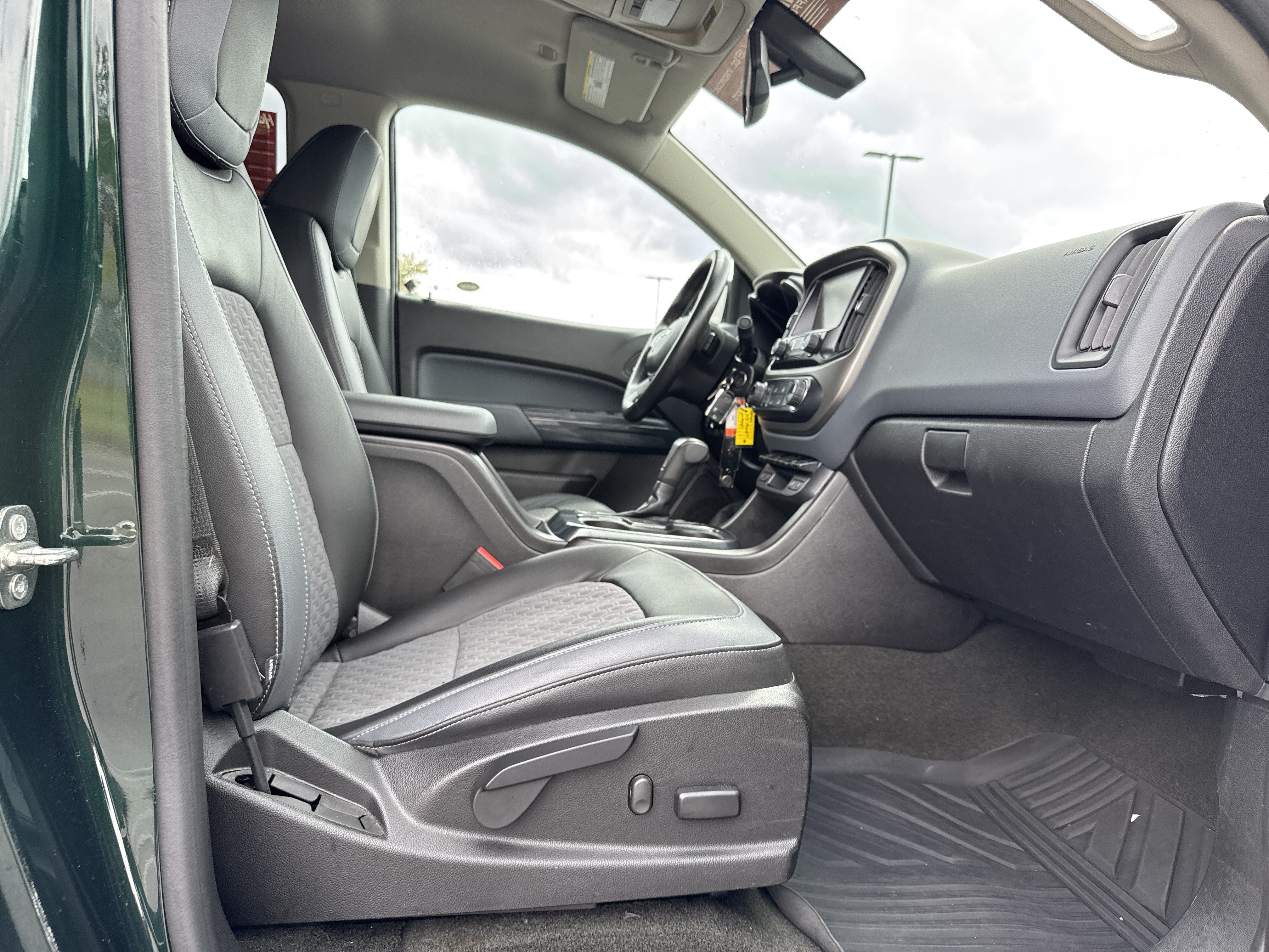 Used 2016 Chevrolet Colorado Z71 AWD/4WD image 31