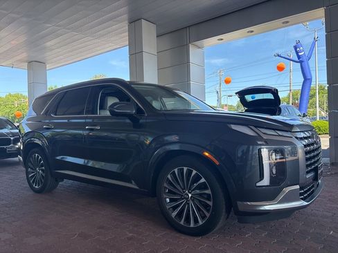 Used 2024 Hyundai Palisade Calligraphy AWD/4WD image 3
