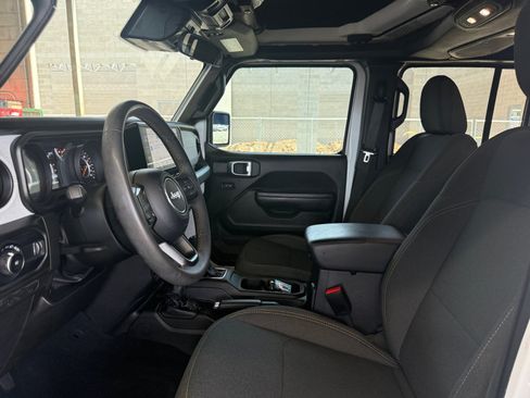 Used 2024 Jeep Wrangler Unlimited Sport AWD/4WD image 21