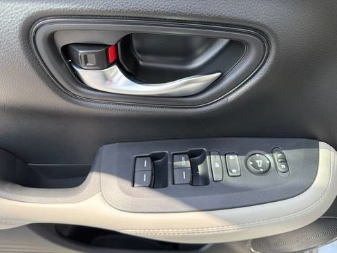 New 2027 Honda HR-V LX image 15