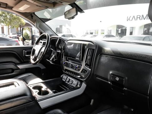 Used 2019 Chevrolet Silverado 2500 LTZ w/ Duramax Plus Package AWD/4WD image 8