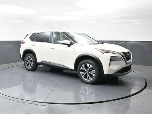 Used 2023 Nissan Rogue SV image 5