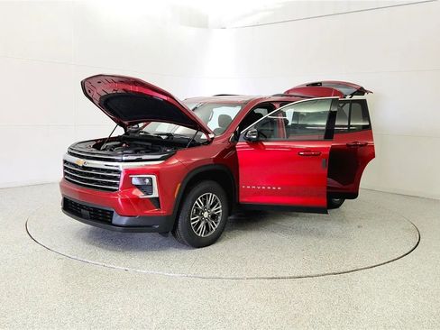 New 2026 Chevrolet Traverse LT w/ Driver Confidence Package AWD/4WD image 10