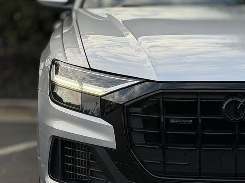Used 2021 Audi Q8 Premium image 4
