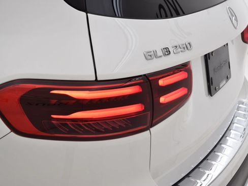 New 2026 Mercedes-Benz GLB 250 image 12