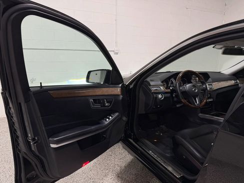 Used 2014 Mercedes-Benz E 350 4MATIC Sedan image 9