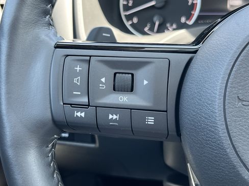 Used 2023 Nissan Rogue SV w/ SV Premium B Package AWD/4WD image 19
