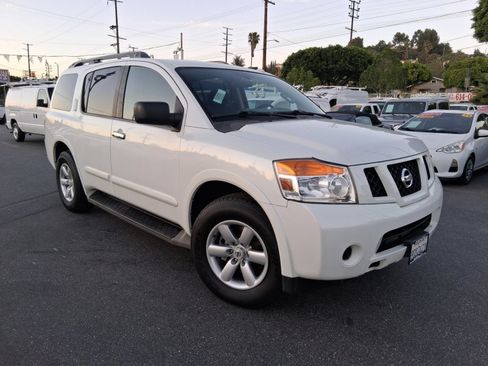 Used 2015 Nissan Armada SV image 1