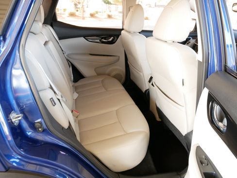 Used 2022 Nissan Rogue Sport SL w/ Premium Package image 16