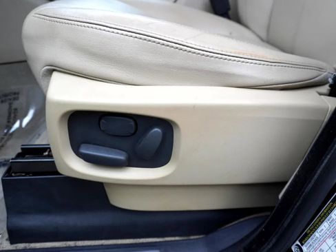 Used 2015 Land Rover LR4 HSE LUX image 29