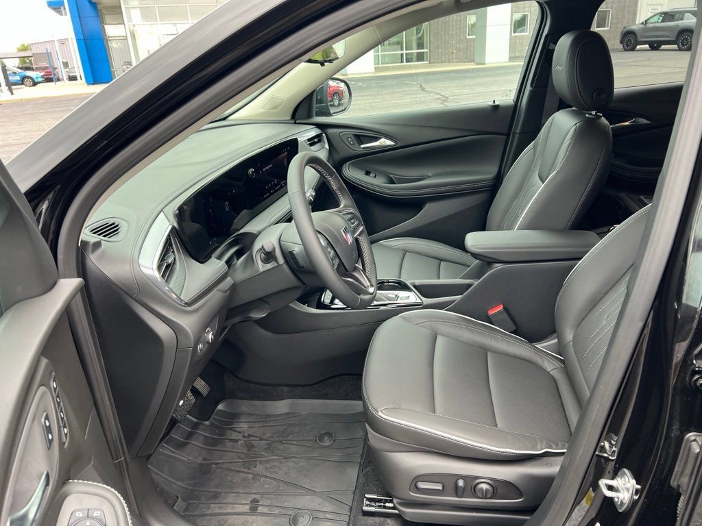 Used 2026 Buick Encore GX Avenir w/ Avenir Technology Package AWD/4WD image 10