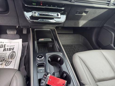 Used 2025 Lincoln Corsair Reserve w/ Equipment Group 202A image 17