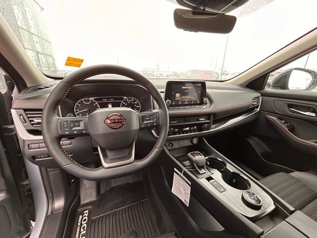 Used 2026 Nissan Rogue SV AWD/4WD image 21