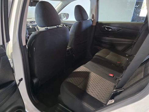 Used 2020 Nissan Rogue SV AWD/4WD image 16