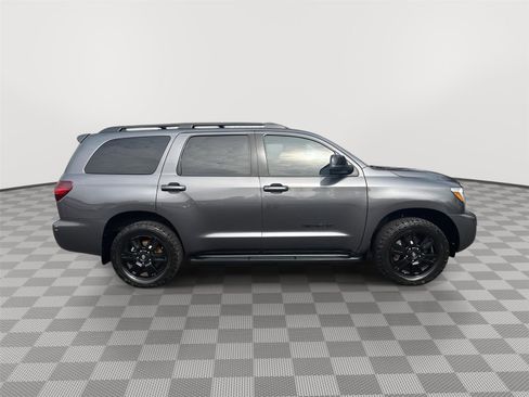 Used 2018 Toyota Sequoia TRD Sport image 4
