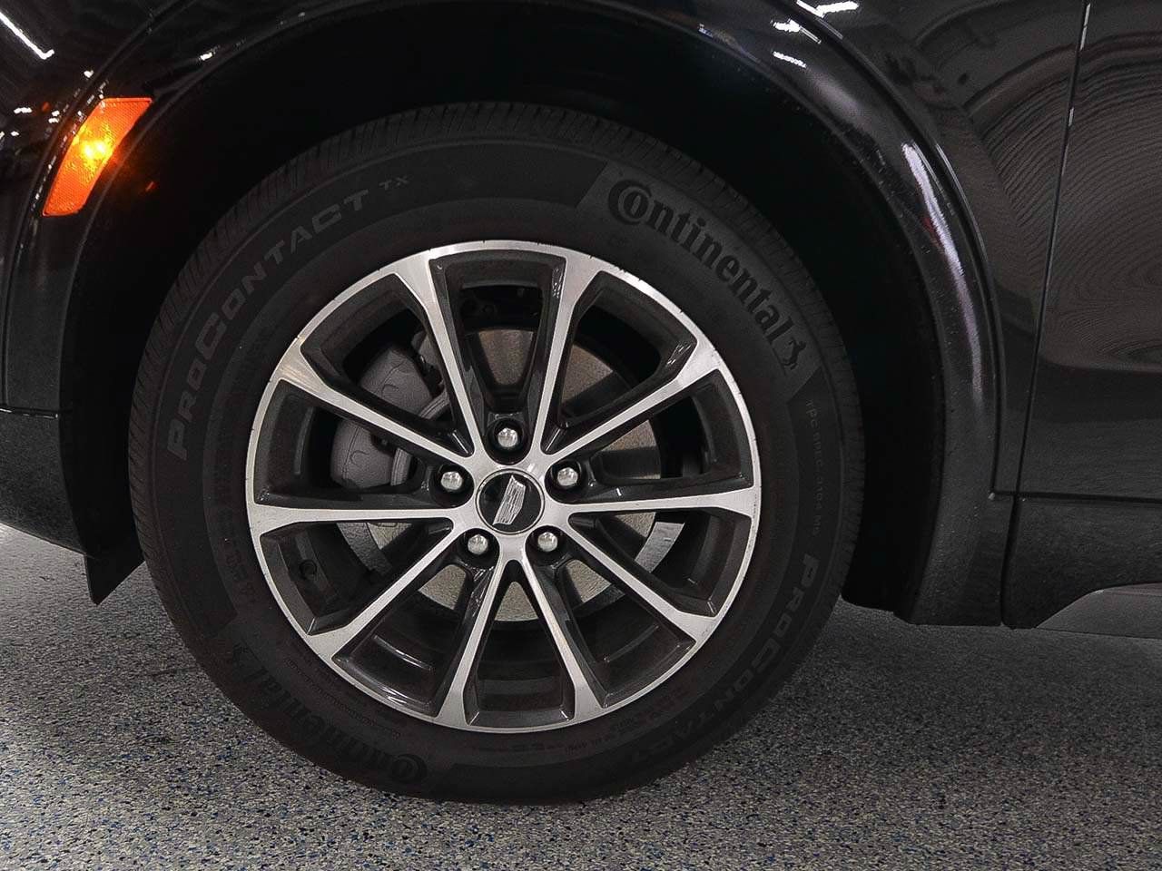 Used 2024 Cadillac XT4 Sport AWD/4WD image 5