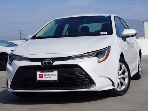 Certified 2024 Toyota Corolla LE image 2