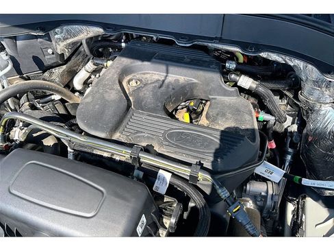 Used 2020 Ford Explorer XLT AWD/4WD image 32