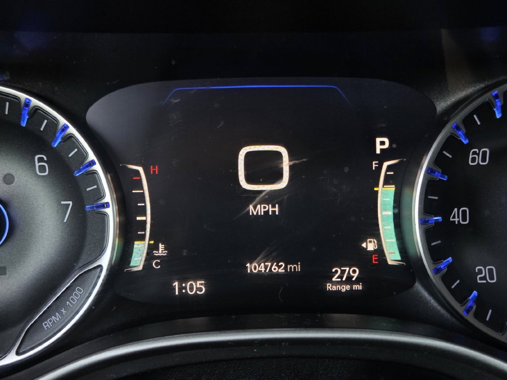 Used 2023 Chrysler Pacifica Touring-L FWD image 22