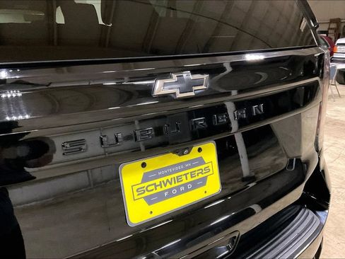 Used 2025 Chevrolet Suburban Z71 AWD/4WD image 8