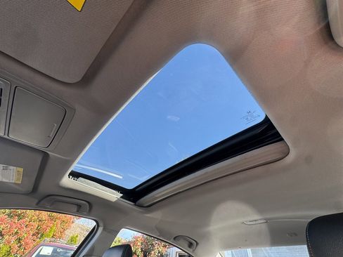 Used 2017 Honda Accord Touring image 28