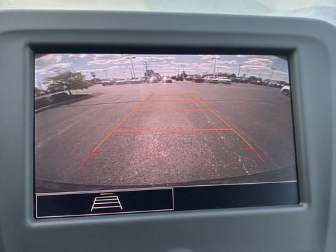 Used 2023 Chevrolet Equinox LT image 33