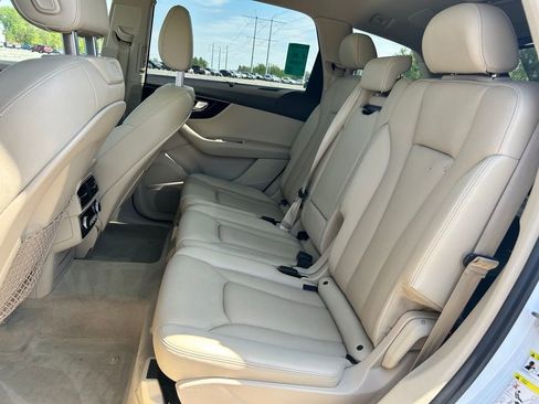Used 2017 Audi Q7 3.0T Premium Plus w/ Premium Plus Package AWD/4WD image 16