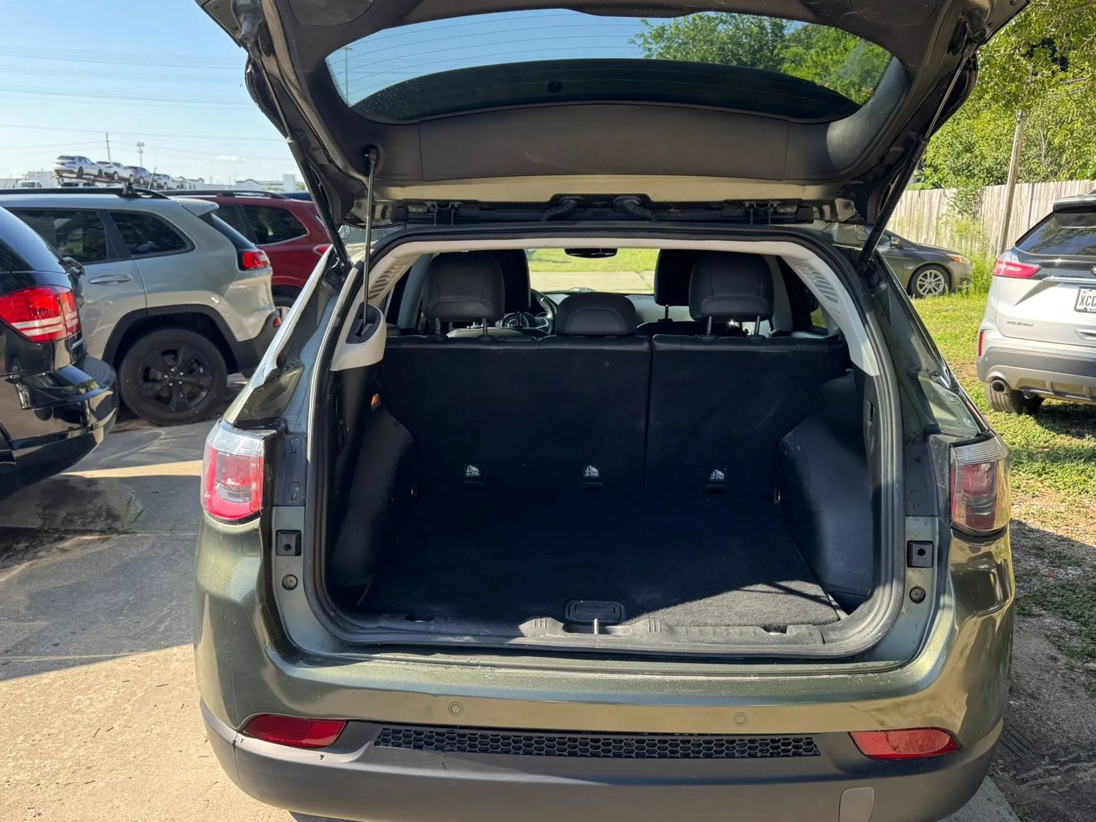 Used 2020 Jeep Compass Latitude w/ Popular Equipment Group FWD image 26