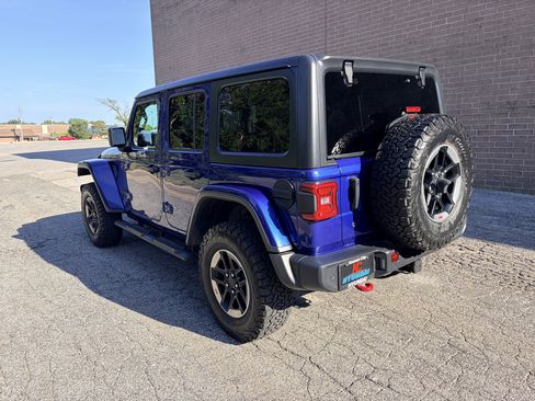 Used 2018 Jeep Wrangler Unlimited Rubicon w/ Dual Top Group AWD/4WD image 3