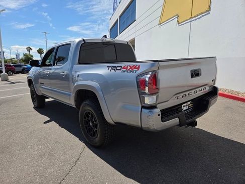 Used 2021 Toyota Tacoma TRD Sport w/ Technology Package AWD/4WD image 4