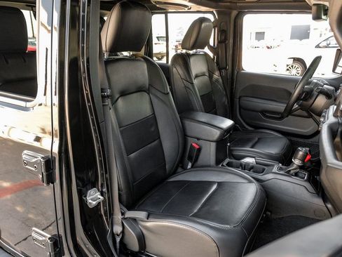 Used 2021 Jeep Wrangler Unlimited Sahara image 46