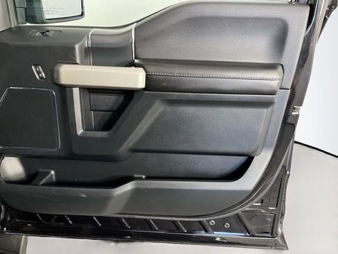 Used 2019 Ford F150 Lariat w/ Equipment Group 502A Luxury AWD/4WD image 32