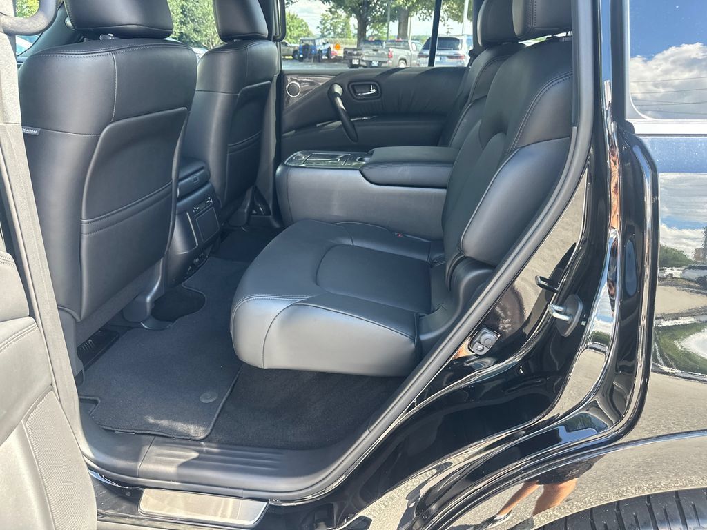 Used 2024 Nissan Armada SL w/ Midnight Edition Package RWD image 17