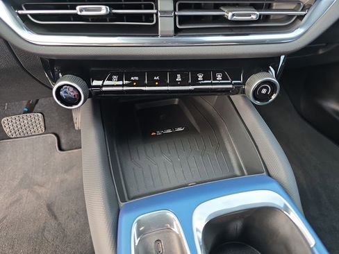 New 2026 Chevrolet Equinox EV LT image 16