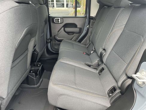 New 2025 Jeep Gladiator Sport image 28