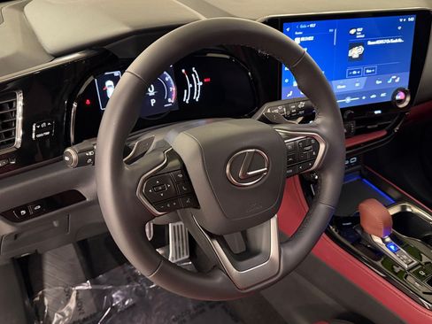 Used 2025 Lexus NX 250 FWD w/ Accessory Package (K3) image 4