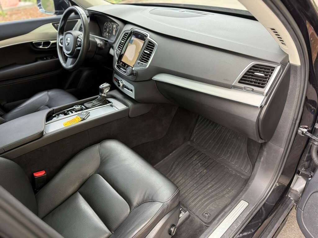 Used 2017 Volvo XC90 T6 Momentum w/ Vision Package AWD/4WD image 19