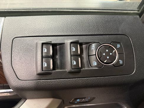 Used 2017 Ford F150 Lariat w/ Equipment Group 502A Luxury AWD/4WD image 27
