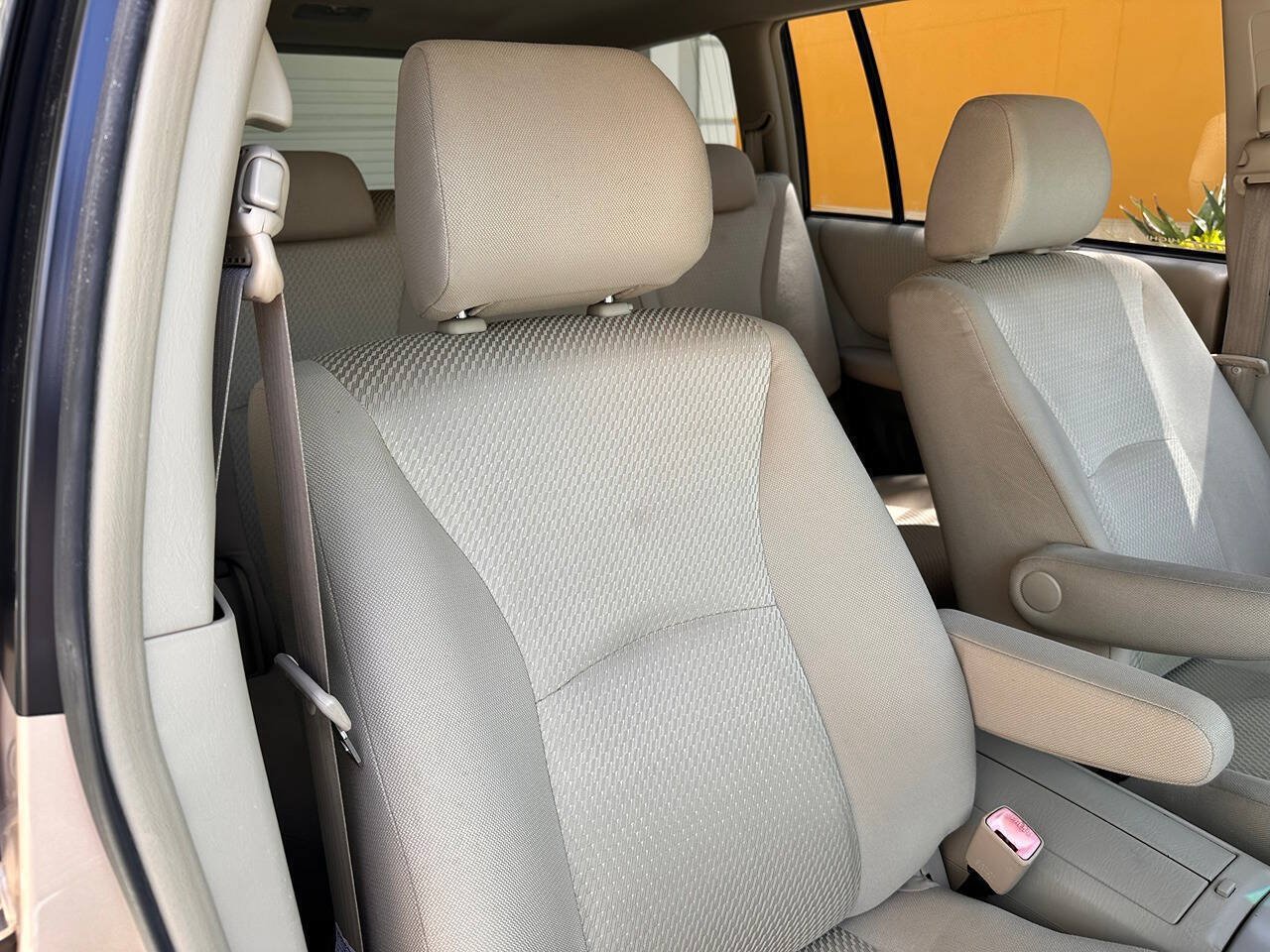 Used 2005 Toyota Highlander 2WD V6 w/ 3rd Row image 60
