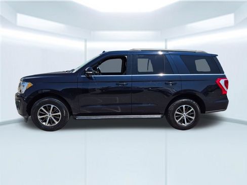 Used 2021 Ford Expedition XLT RWD image 2