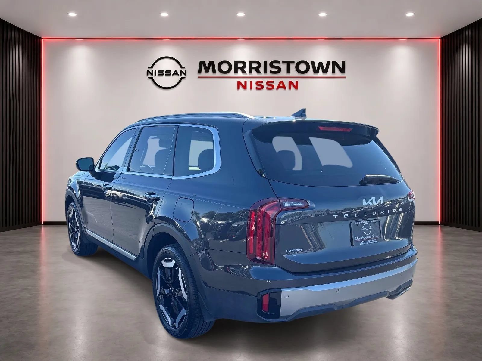 Used 2025 Kia Telluride S FWD image 5