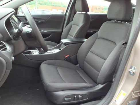 Used 2023 Chevrolet Malibu LT w/ Driver Confidence Package FWD image 8