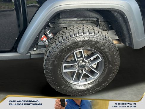 Used 2025 Jeep Gladiator Mojave w/ Safety Group image 12