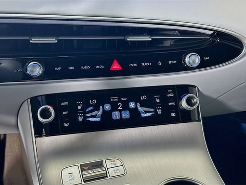 Certified 2026 Genesis GV70 2.5T Advanced image 14