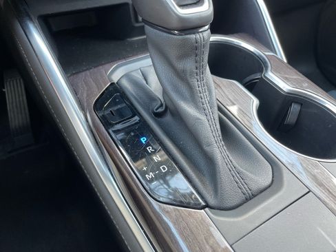Used 2020 Toyota Highlander Limited FWD image 9