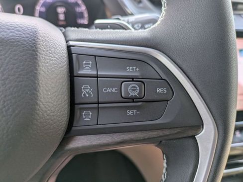New 2026 Jeep Grand Cherokee Limited w/ Luxury Tech Group II AWD/4WD image 15