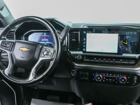 Used 2024 Chevrolet Silverado 2500 LT AWD/4WD image 18