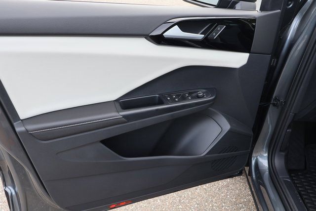 Certified 2025 Volkswagen Taos S FWD image 10